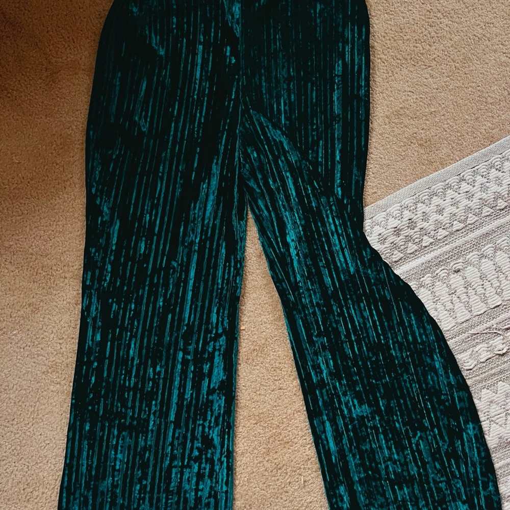 Holiday Looks! Green Velvet Pants